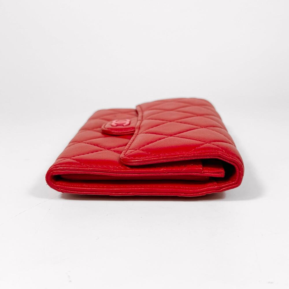 Chanel Quilted Lambskin Classic Flap Wallet - Picture 5 of 14